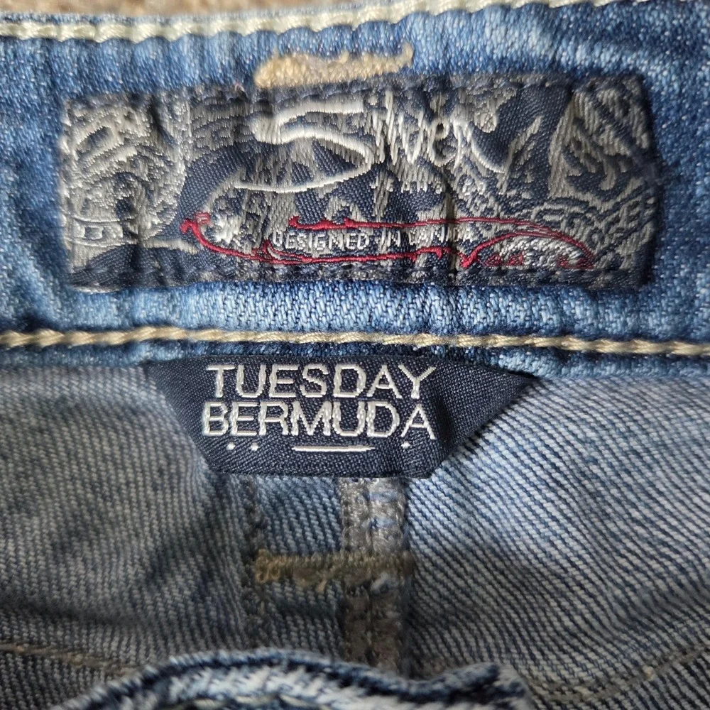 Silver Jeans Co Tuesday Bermuda‎ Denim Womens 26 Light Wash Low Rise Distressed